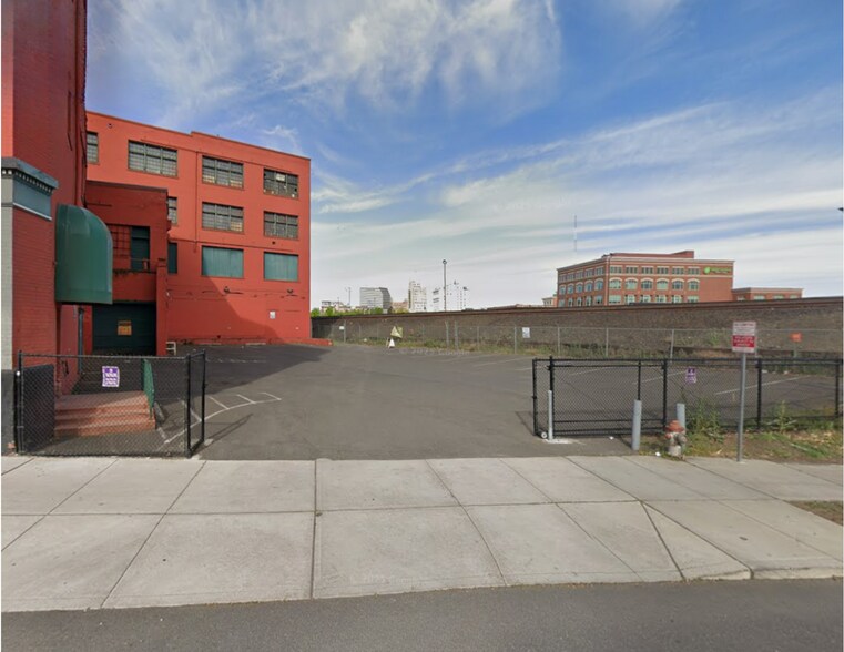 104 S Division St, Spokane, WA à louer - Photo de l’immeuble – Image 3 sur 4
