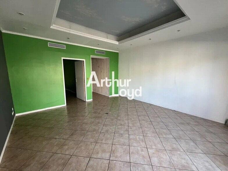 Local commercial dans Saint-Raphaël à louer - Photo intérieure – Image 2 sur 4