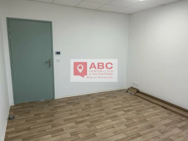 Bureau dans Perpignan à louer - Photo de l’immeuble – Image 3 sur 6