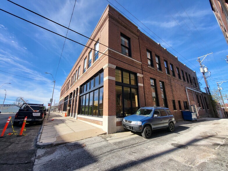 223 W 3rd St, Joplin, MO à vendre - Photo de l’immeuble – Image 2 sur 32