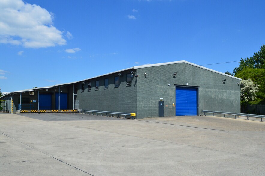 29 Mount Ave, Milton Keynes à louer - Photo de l’immeuble – Image 3 sur 9