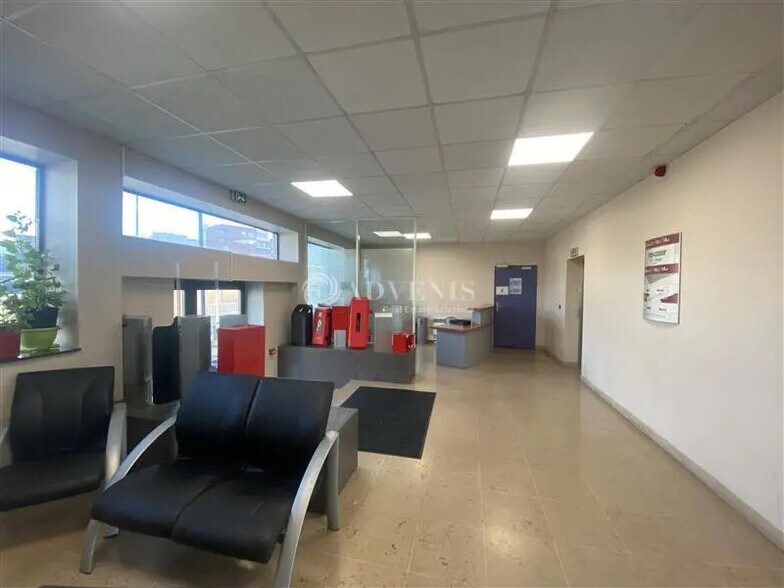 Bureau dans Ivry-sur-Seine à louer - Hall d’entrée – Image 2 sur 6