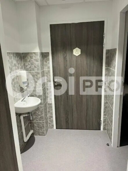 Bureau dans La Rochelle à vendre - Photo de l’immeuble – Image 2 sur 4