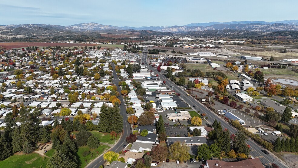 1040 N State St, Ukiah, CA à vendre - Photo de l’immeuble – Image 3 sur 7