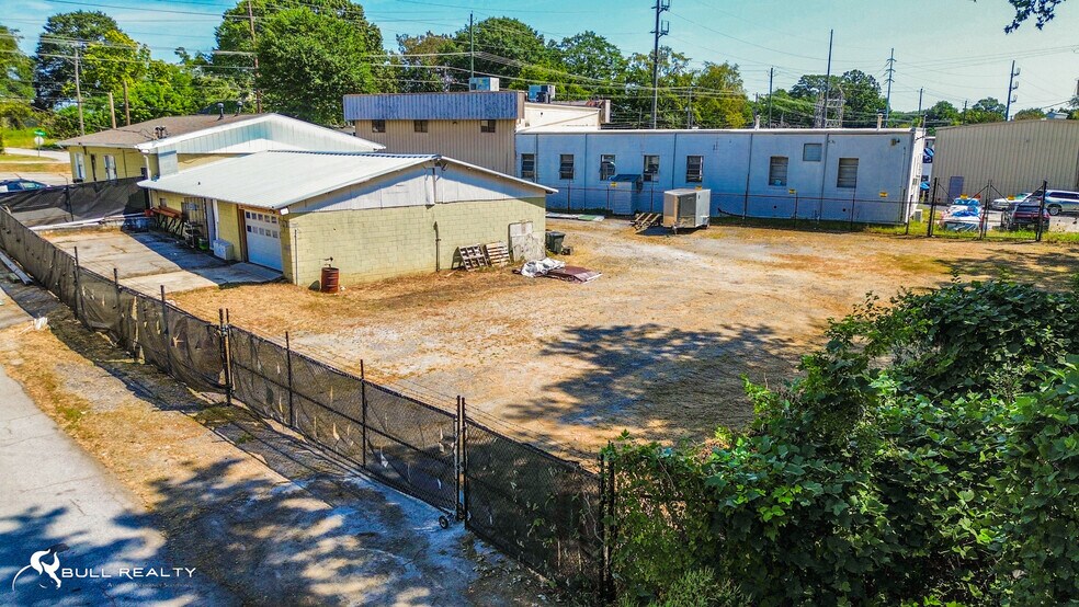 1464 Willingham Dr, East Point, GA à vendre - Photo de l’immeuble – Image 2 sur 25