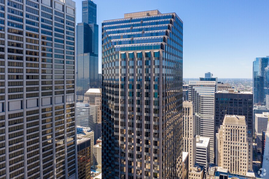 70 W Madison St, Chicago, IL à louer - Photo de l’immeuble – Image 2 sur 5