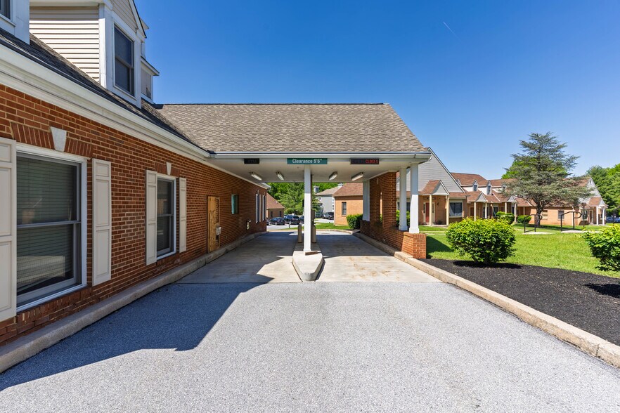 1522 Mcdaniel Dr, West Chester, PA à vendre - Photo de l’immeuble – Image 2 sur 11