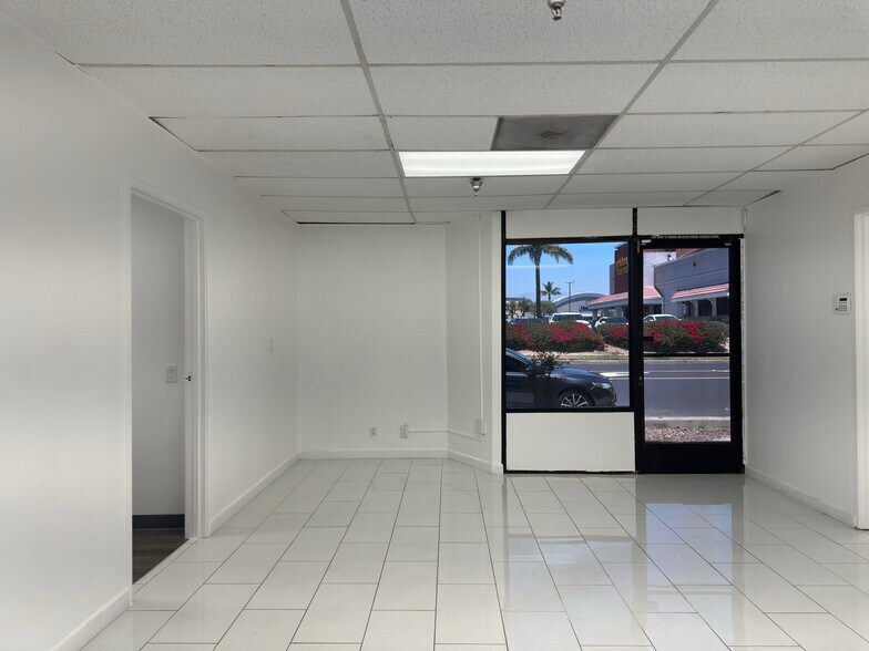 1830 Lockwood St, Oxnard, CA à louer - Photo de l’immeuble – Image 2 sur 23