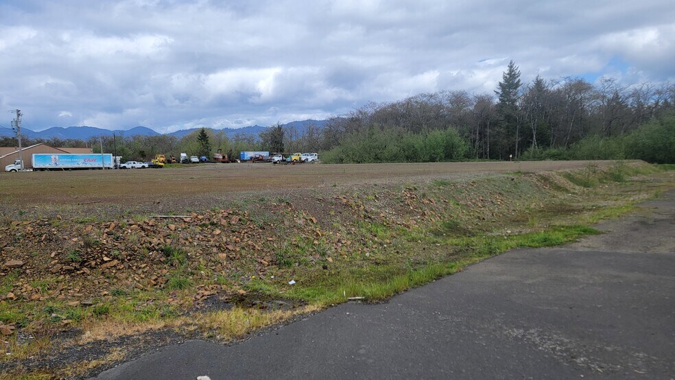 1 Main Ave, Tillamook, OR à louer - Photo de l’immeuble – Image 3 sur 11