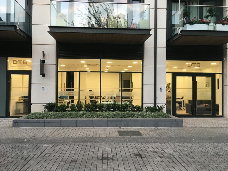 Regatta Ln, Londres à louer - Photo de l’immeuble – Image 3 sur 13