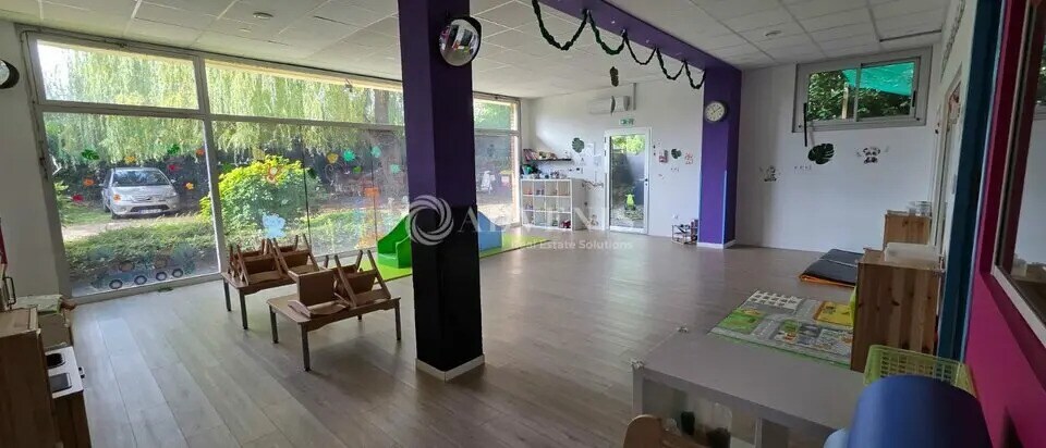 Bureau dans Montigny-le-Bretonneux à louer Photo de l’immeuble– Image 1 sur 9