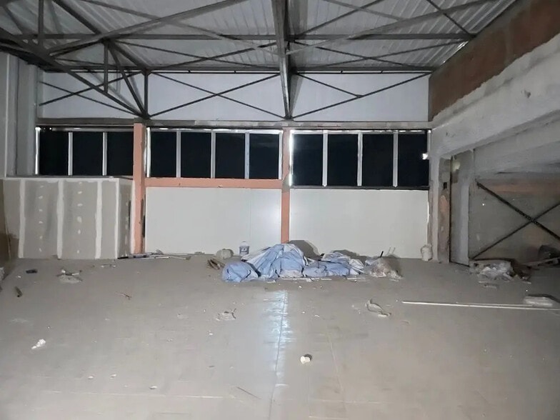 Local commercial dans Draguignan à louer - Photo de l’immeuble – Image 1 sur 5
