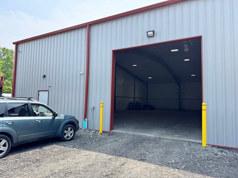 146 Old Route 9, Fishkill, NY à louer - Photo de l’immeuble – Image 3 sur 5