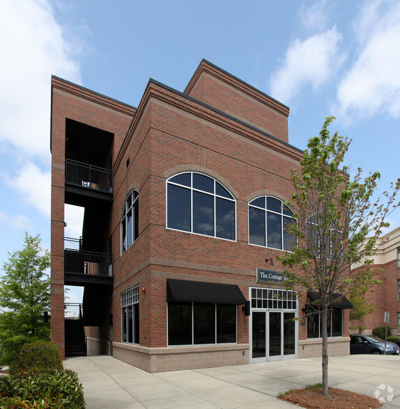 600 Market St, Chapel Hill, NC à louer - Photo de l’immeuble – Image 2 sur 34
