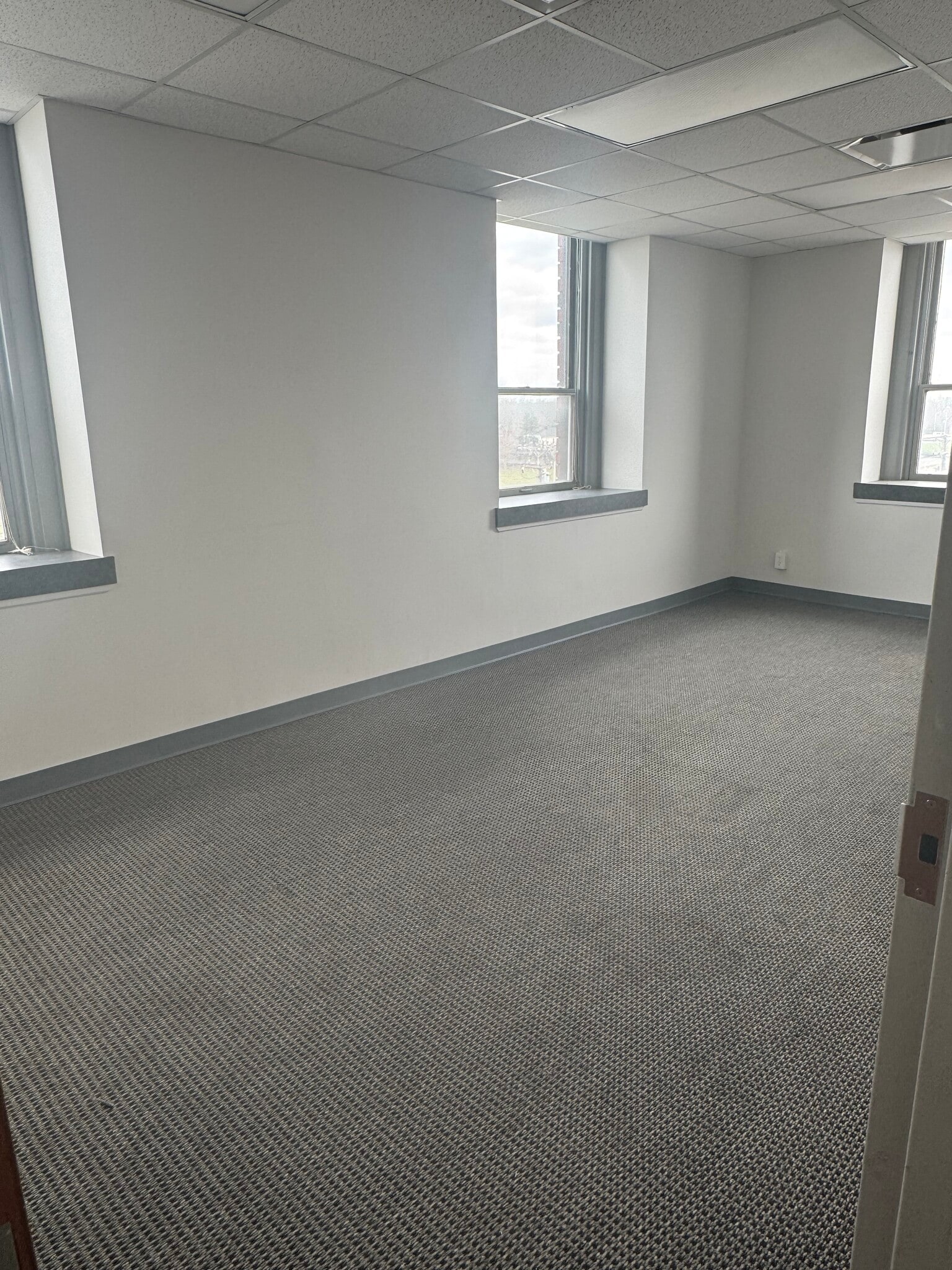 3100 E 45th St, Cleveland, OH à louer Photo intérieure– Image 1 sur 3