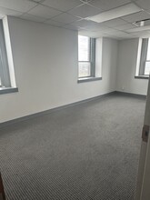3100 E 45th St, Cleveland, OH à louer Photo intérieure– Image 1 sur 3
