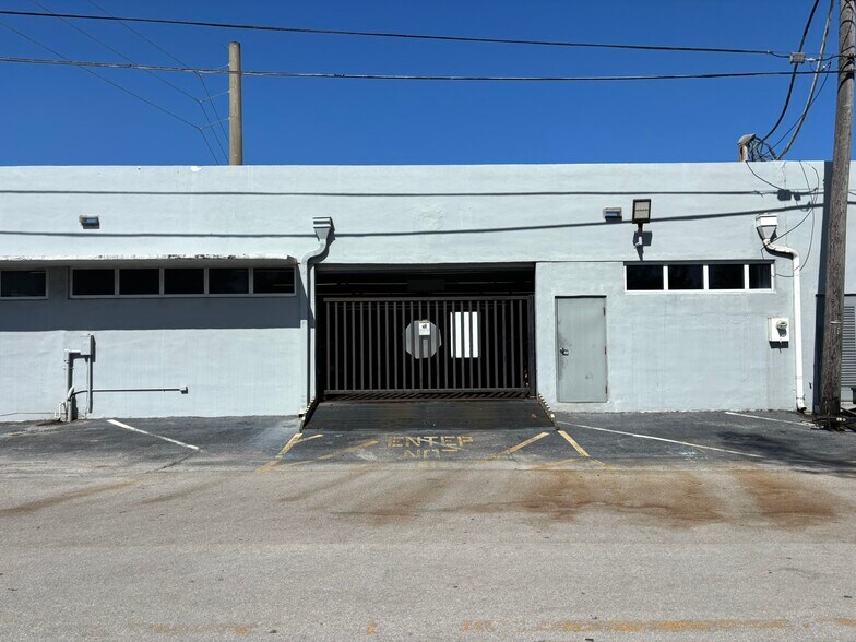 111 SW 33rd St, Fort Lauderdale, FL à louer - Photo de l’immeuble – Image 3 sur 10