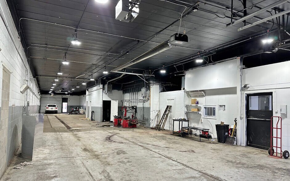 22855 Orchard Lake Rd, Farmington, MI à louer - Photo de l’immeuble – Image 2 sur 7