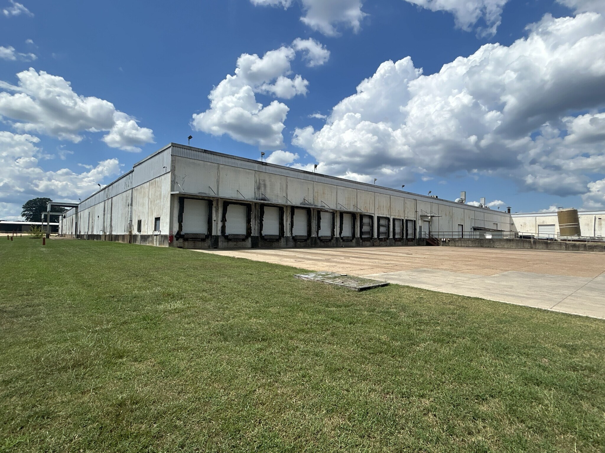 750 Boling St, Jackson, MS à louer Photo de l’immeuble– Image 1 sur 4