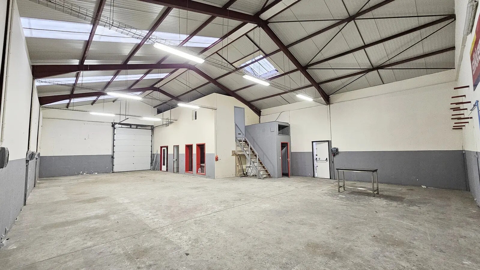 Local d’activités dans Brie-Comte-Robert à louer Photo intérieure– Image 1 sur 14