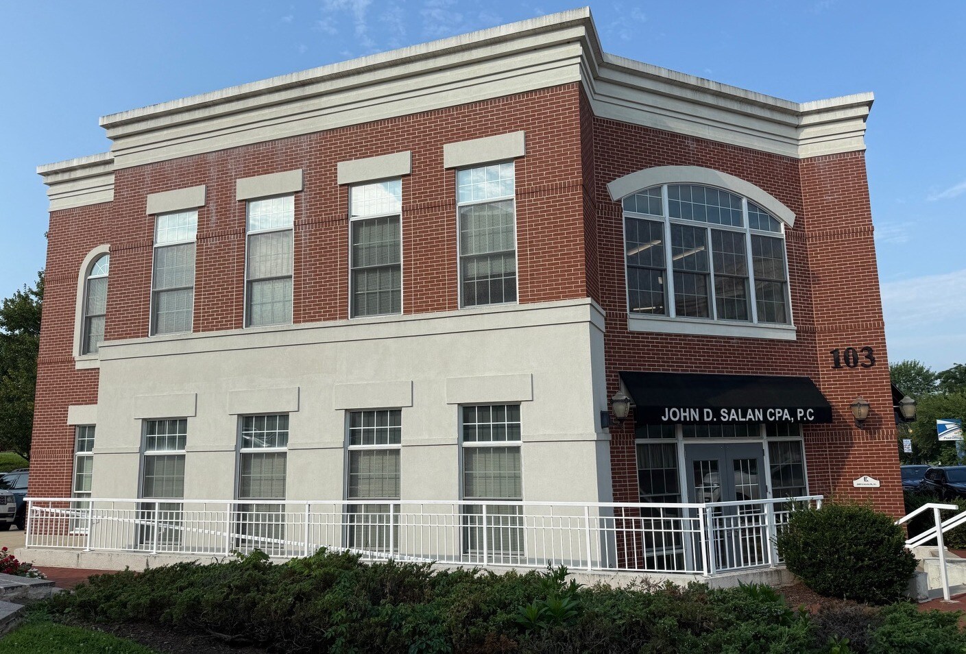 103 Centennial St portefeuille de 3 biens à vendre sur LoopNet.fr Photo de l’immeuble– Image 1 sur 38