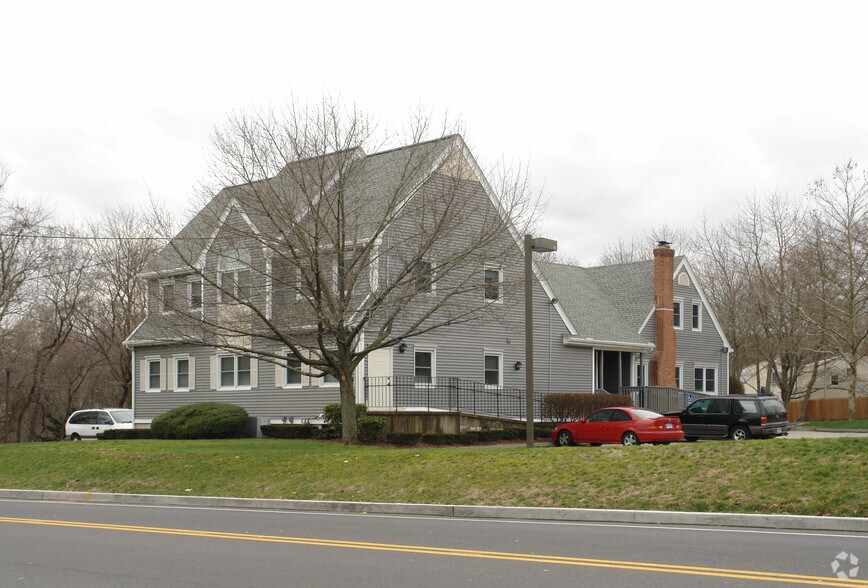 961 Huntington Tpke, Bridgeport, CT à vendre - Photo principale – Image 1 sur 7