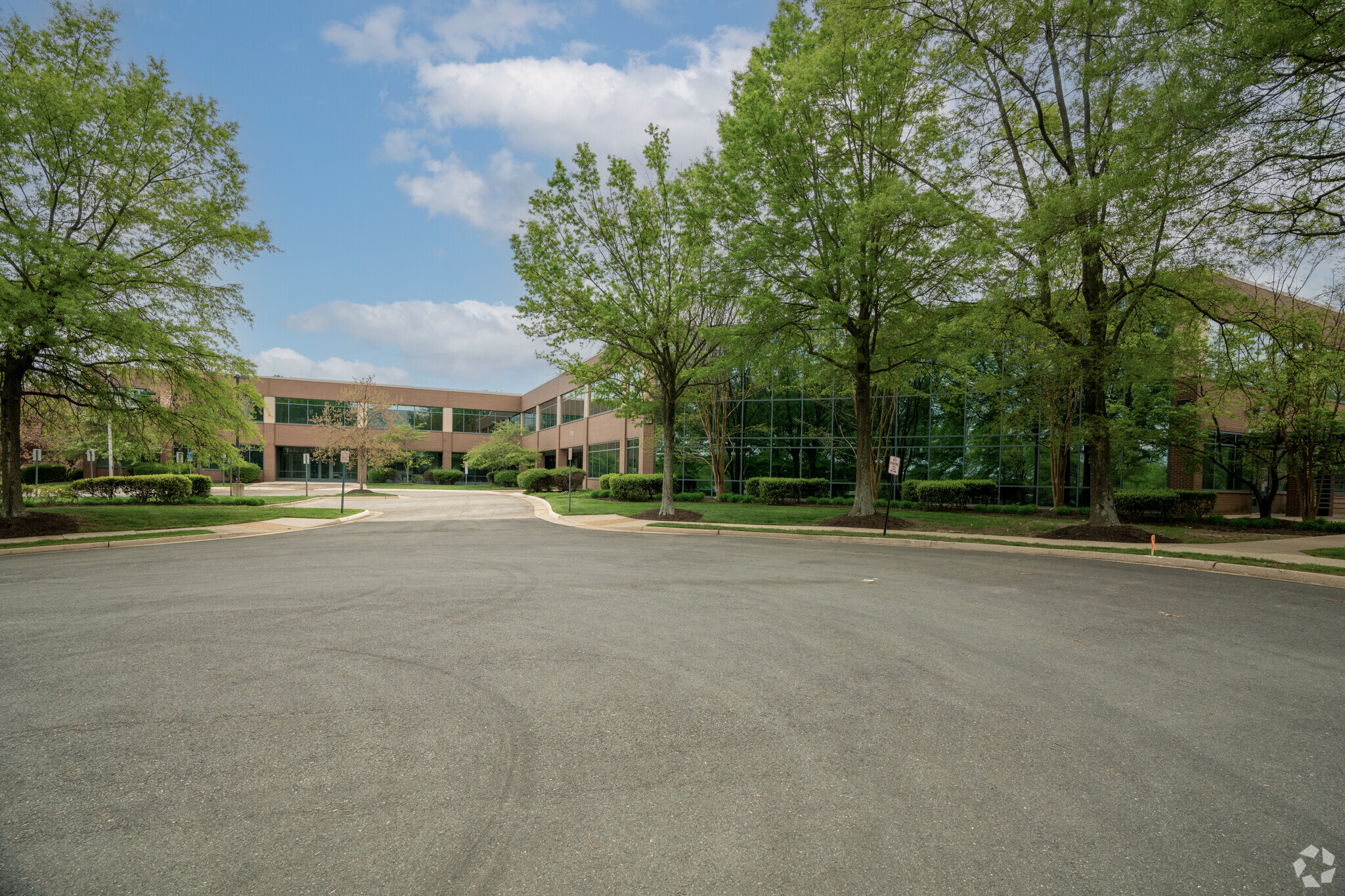 7375 Boston Blvd, Springfield, VA à louer Photo de l’immeuble– Image 1 sur 6