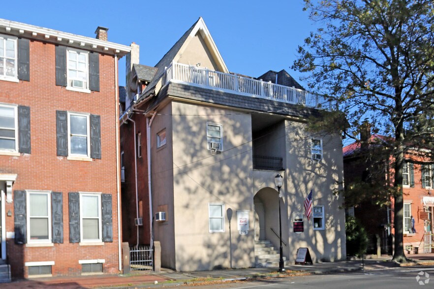 215 High St, Mount Holly, NJ à louer - Photo de l’immeuble – Image 1 sur 28