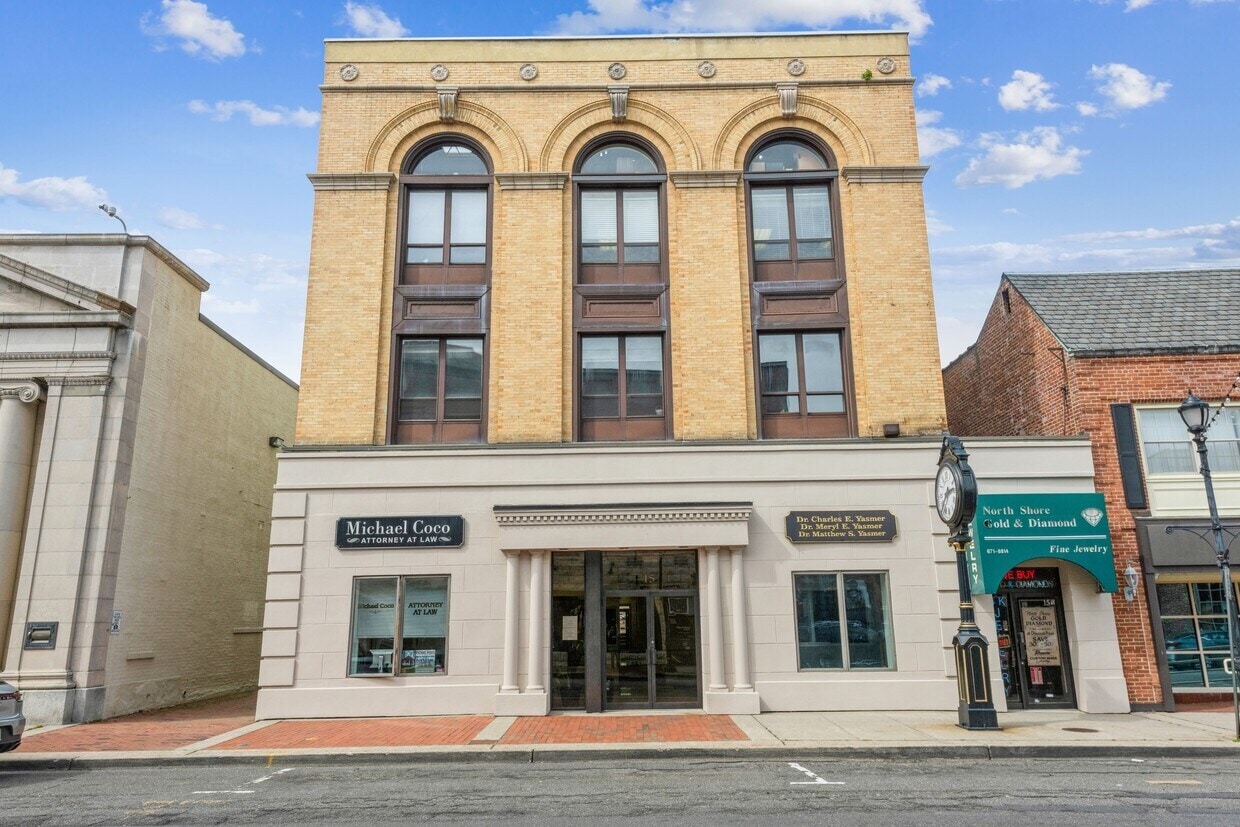 15 Glen St, Glen Cove, NY à louer Photo intérieure– Image 1 sur 10