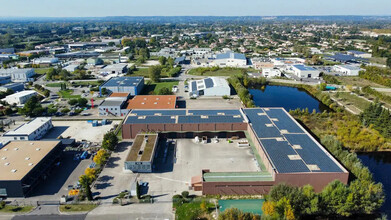 Le Thor, VAU - VUE AÉRIENNE  vue de carte - Image1