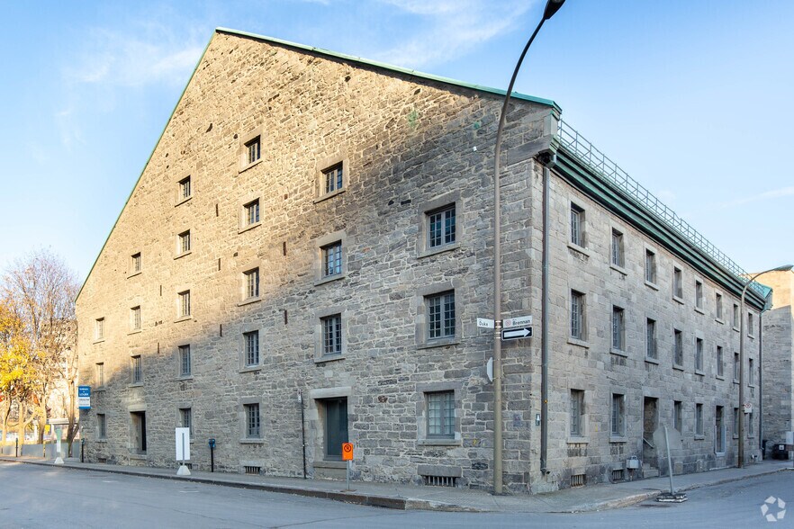 15-17 Rue Duke, Montréal, QC à louer - Photo de l’immeuble – Image 2 sur 8