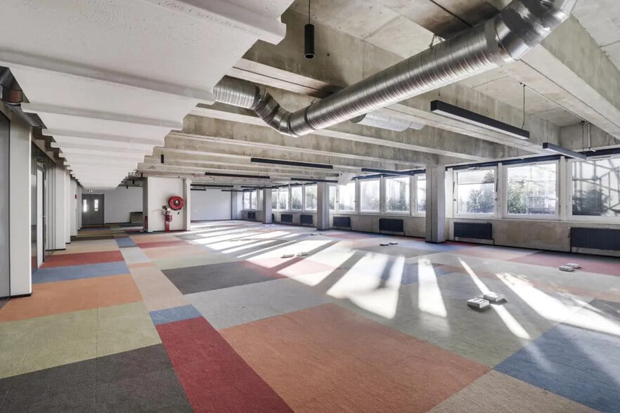 Bureau dans Paris à vendre - Photo de l’immeuble – Image 2 sur 9