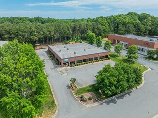 Plus de détails pour 117 Eastbend Ct, Mooresville, NC - Local d’activités à vendre