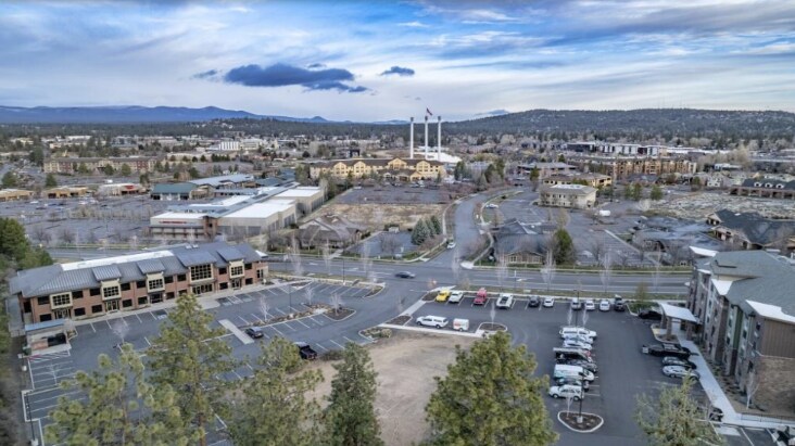 600 SW Bond St, Bend, OR à vendre Photo principale– Image 1 sur 7