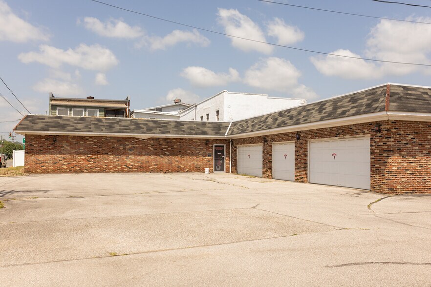 1007 Smith St, Milton, WV à vendre - Photo de l’immeuble – Image 3 sur 24