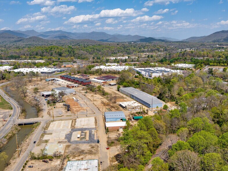 3 Mulvaney St, Asheville, NC à louer - Photo de l’immeuble – Image 3 sur 4
