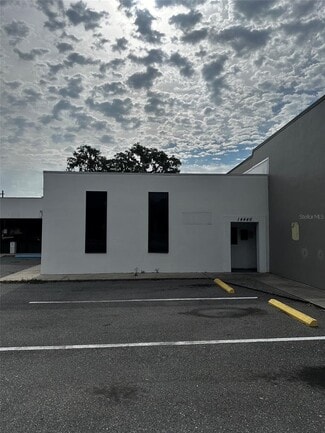 Plus de détails pour 14446 7th St, Dade City, FL - Bureau/Local commercial à louer