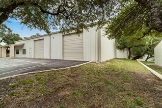14141 Hwy 290, Austin, TX à louer Photo de l’immeuble– Image 2 sur 5