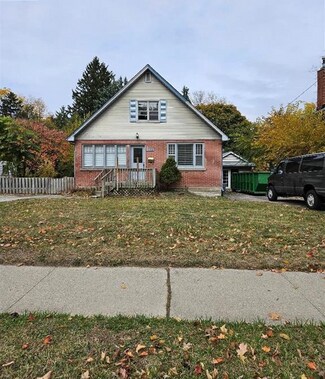 Plus de détails pour 1154 Queens Blvd, Kitchener, ON - Logement à vendre