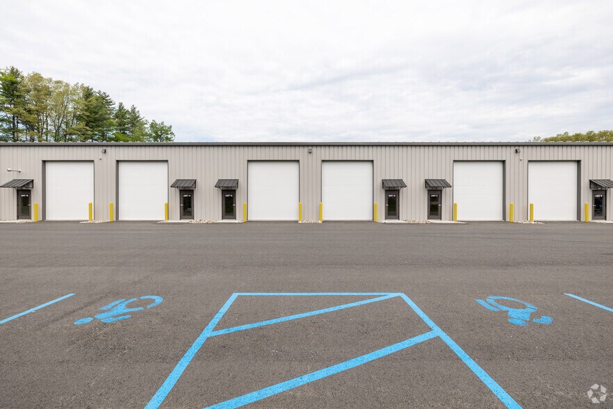 30 Wood Rd, Round Lake, NY à louer - Photo de l’immeuble – Image 3 sur 22