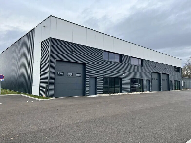 Bureau dans Souffelweyersheim à louer - Photo de l’immeuble – Image 1 sur 9
