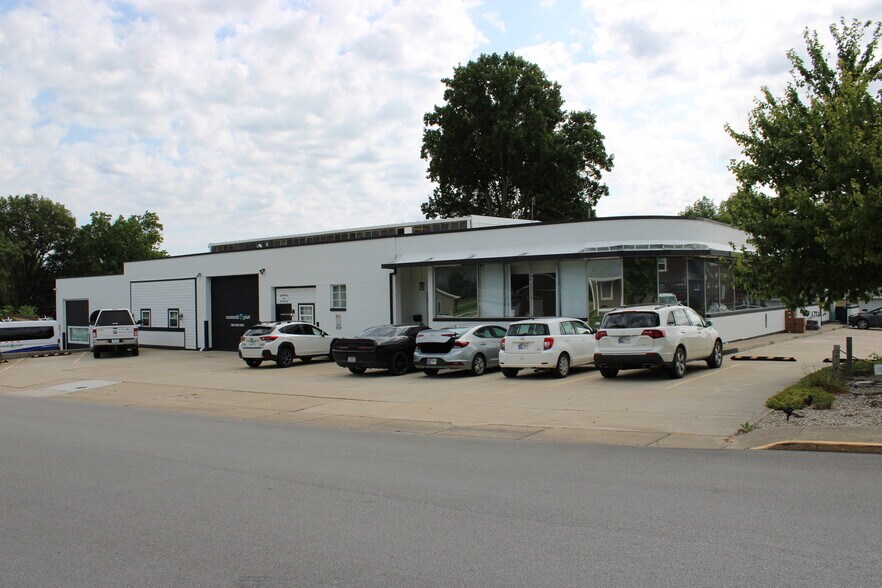 150 W Clinton St, Danville, IN à vendre - Photo de l’immeuble – Image 1 sur 15