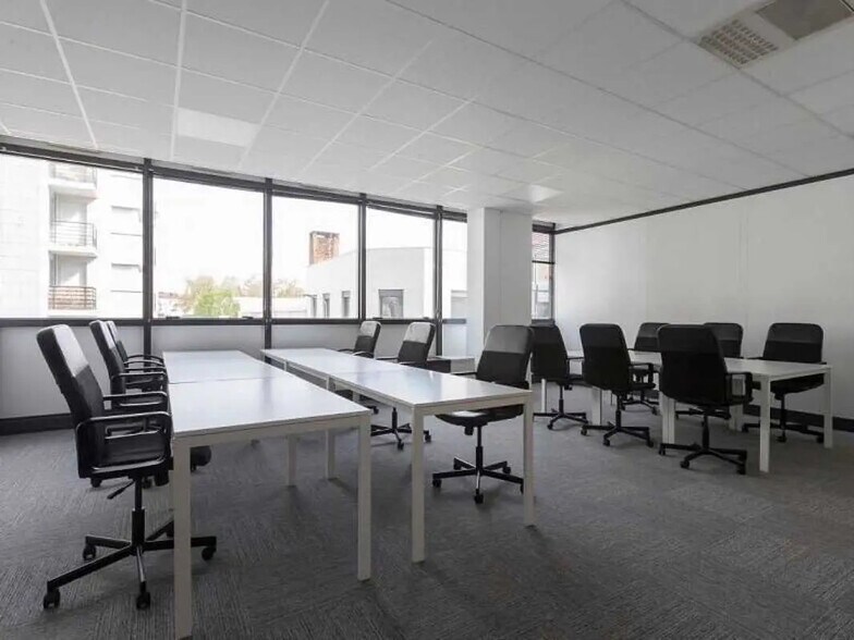 Bureau dans Lyon à louer - Photo de l’immeuble – Image 2 sur 4