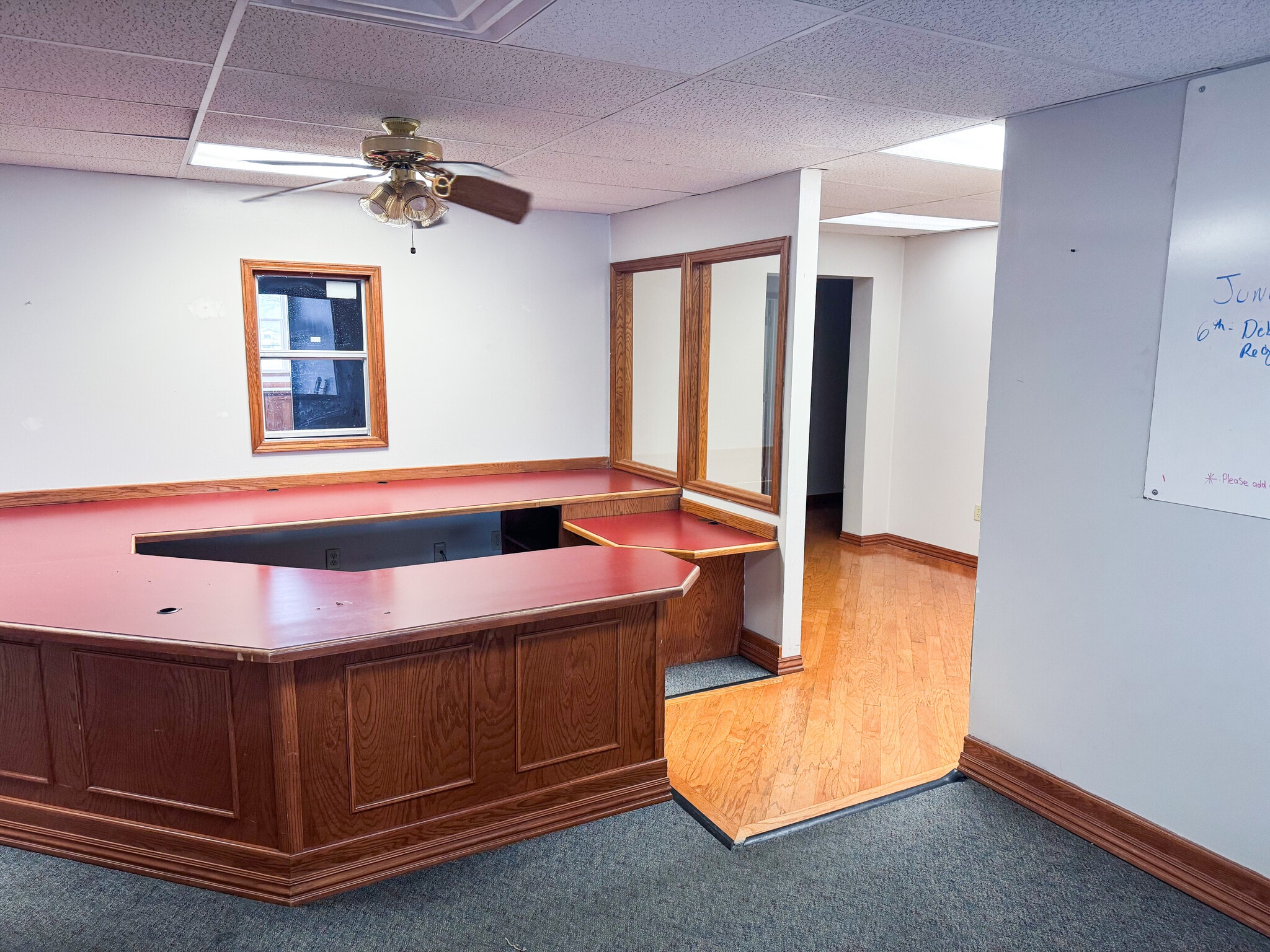 800 E Emma Ave, Springdale, AR à vendre Photo intérieure– Image 1 sur 7