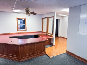 800 E Emma Ave, Springdale, AR à vendre Photo intérieure– Image 1 sur 7