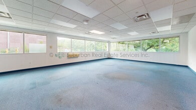 1900 Ogden Ave, Aurora, IL à louer Photo intérieure– Image 2 sur 3