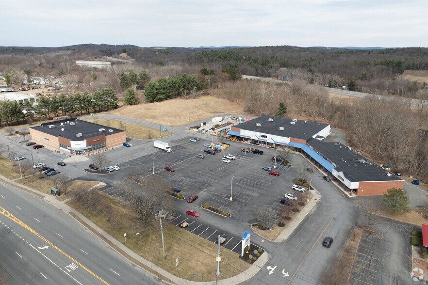 1649 Columbia Tpke, Castleton On Hudson, NY à louer - Photo principale – Image 1 sur 6