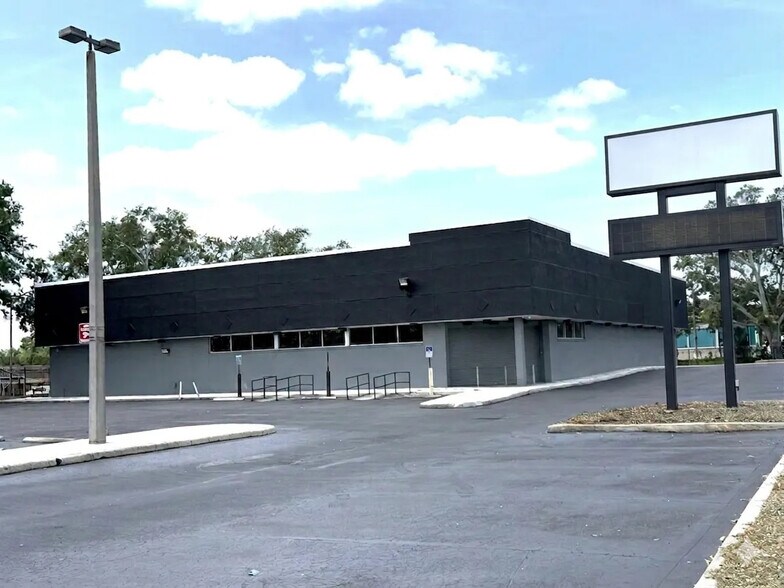 2111 E Busch Blvd, Tampa, FL à vendre - Photo principale – Image 1 sur 14