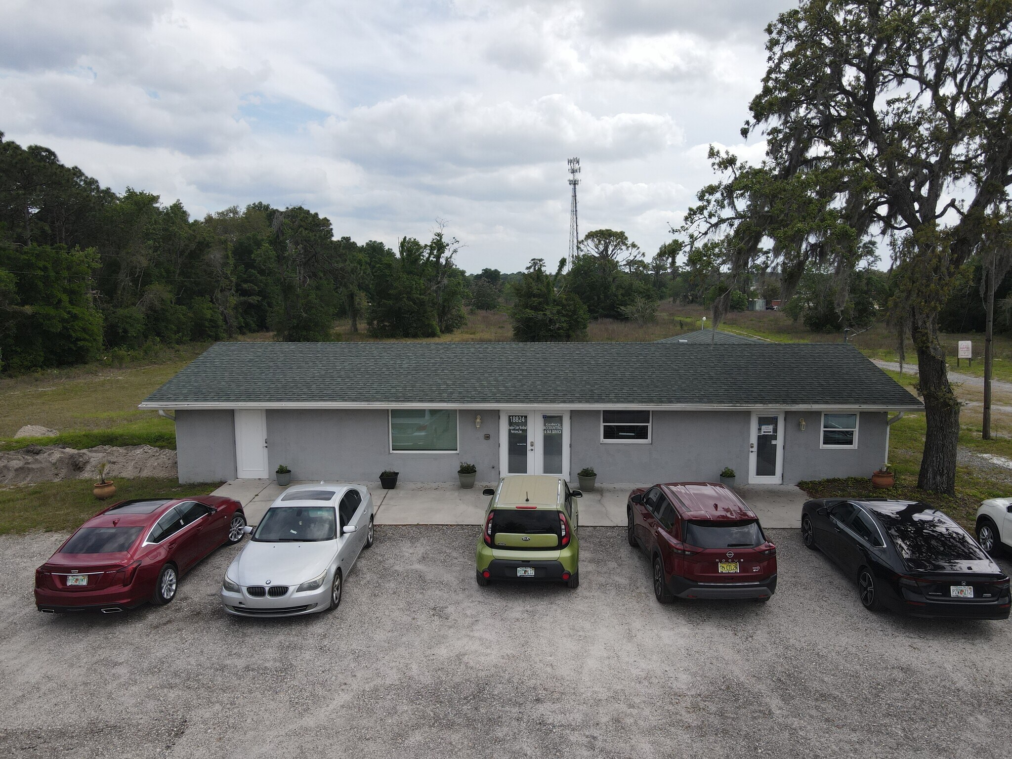 18824 County Line Rd, Spring Hill, FL à louer Photo principale– Image 1 sur 17