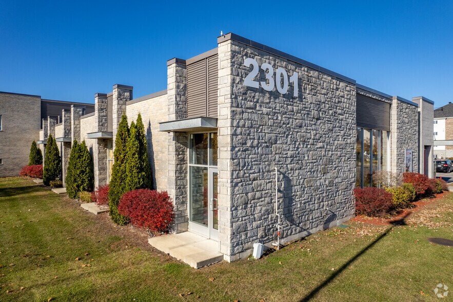2301 Rue De Versailles, Mascouche, QC à louer - Photo de l’immeuble – Image 3 sur 5